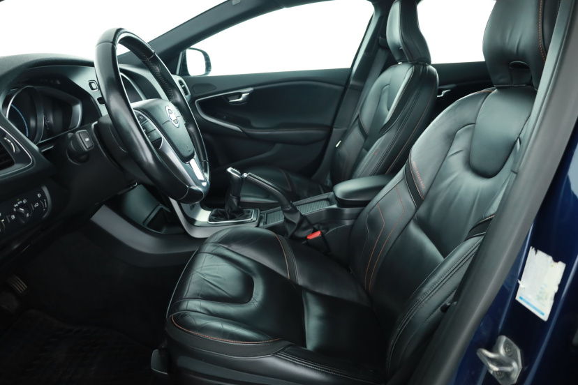 Volvo V40, 2014