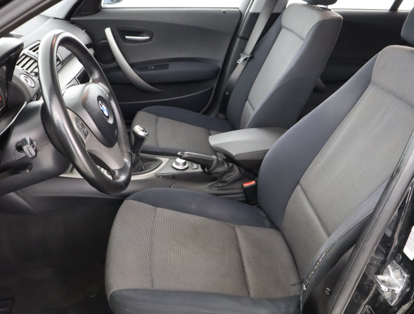 BMW 1, 2005