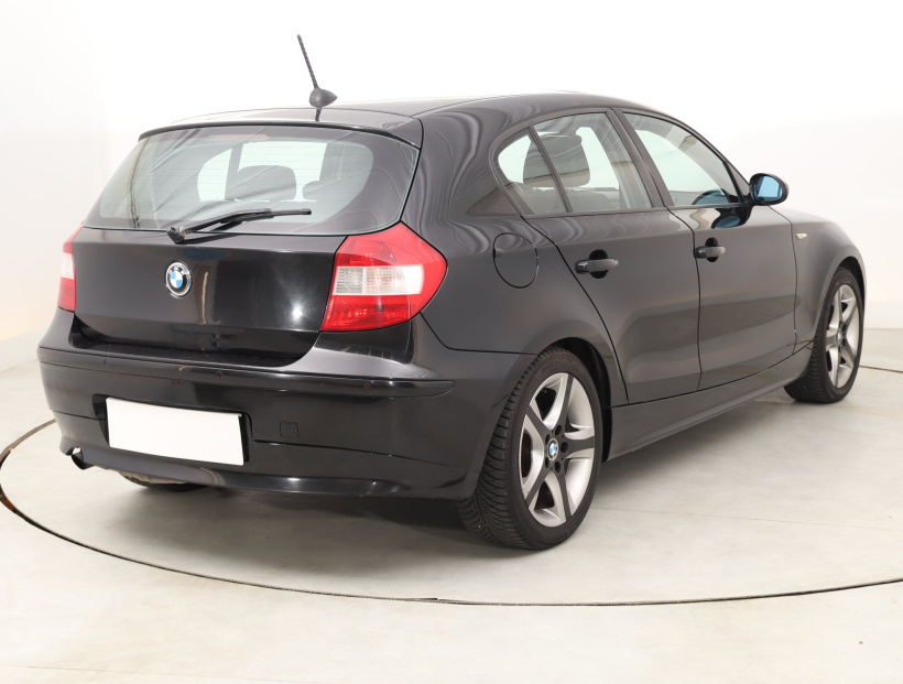 BMW 1, 2005