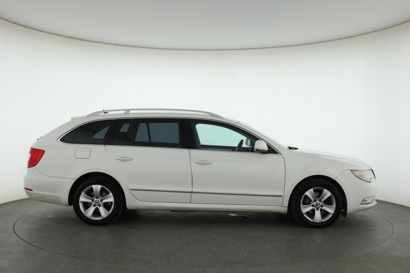 Škoda Superb, 2010