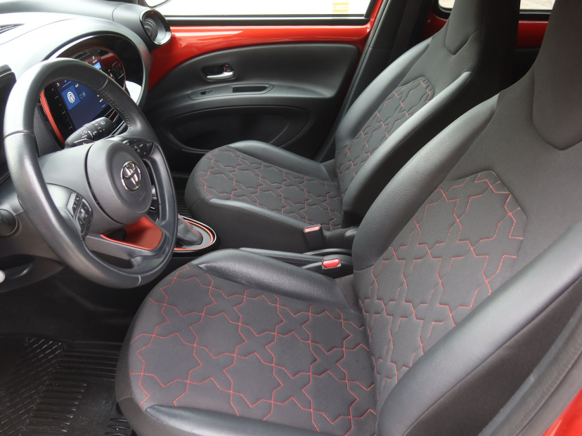 Toyota Aygo X, 2022