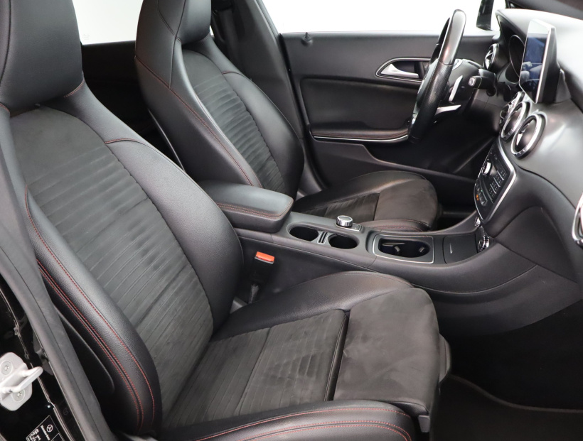 Mercedes-Benz CLA, 2016