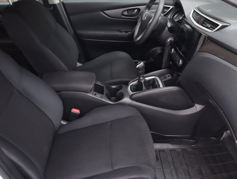 Nissan Qashqai, 2015