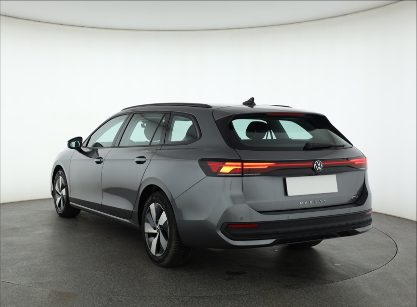 Volkswagen Passat, 2024