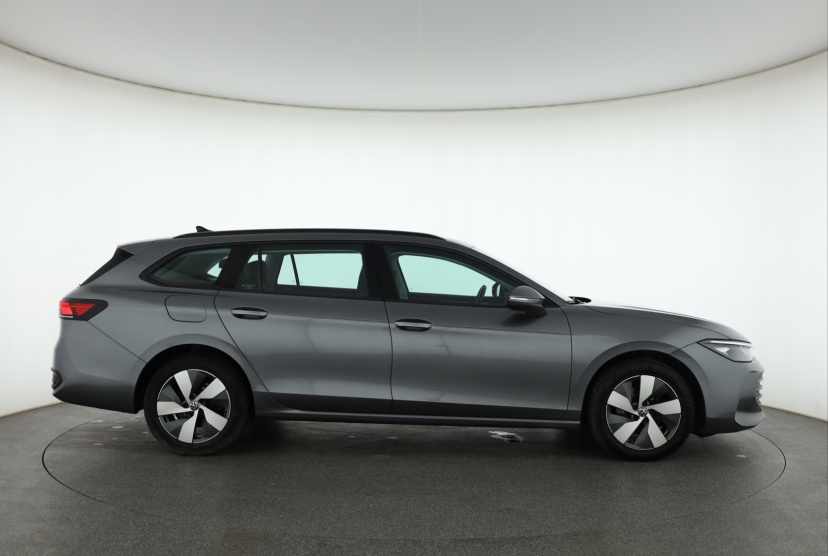 Volkswagen Passat, 2024