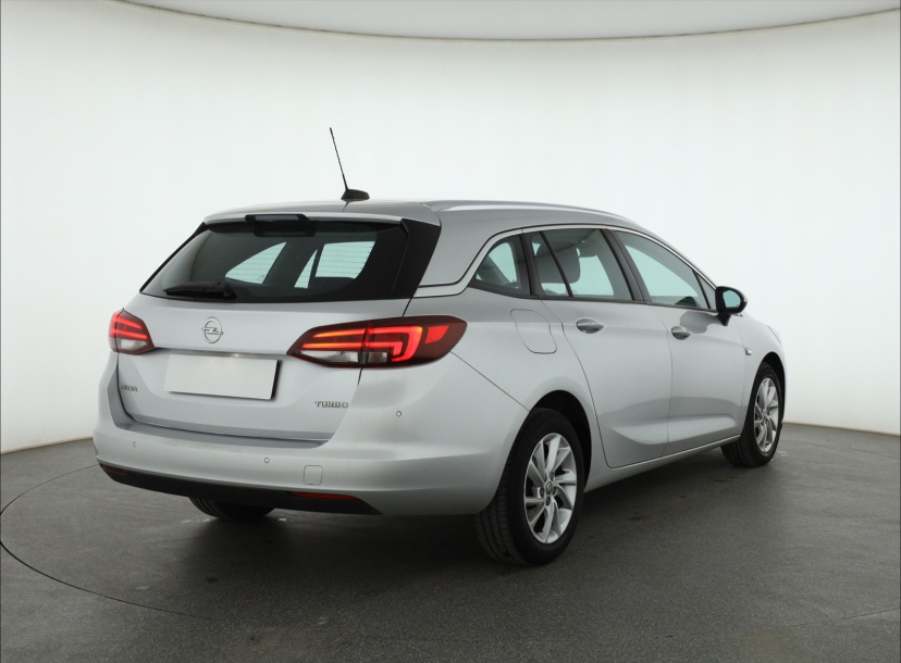 Opel Astra, 2018