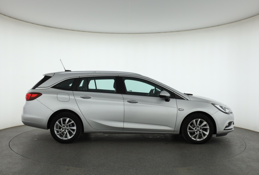 Opel Astra, 2018