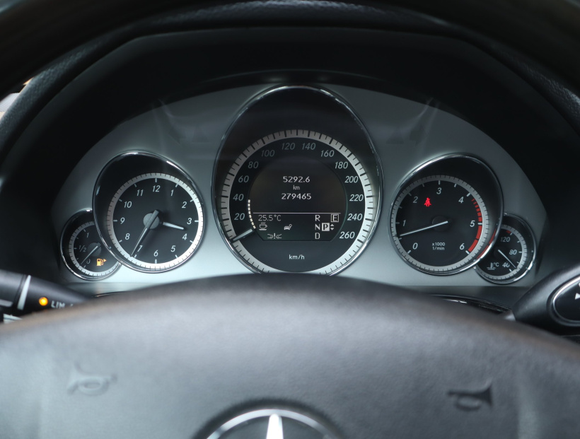 Mercedes-Benz E, 2010