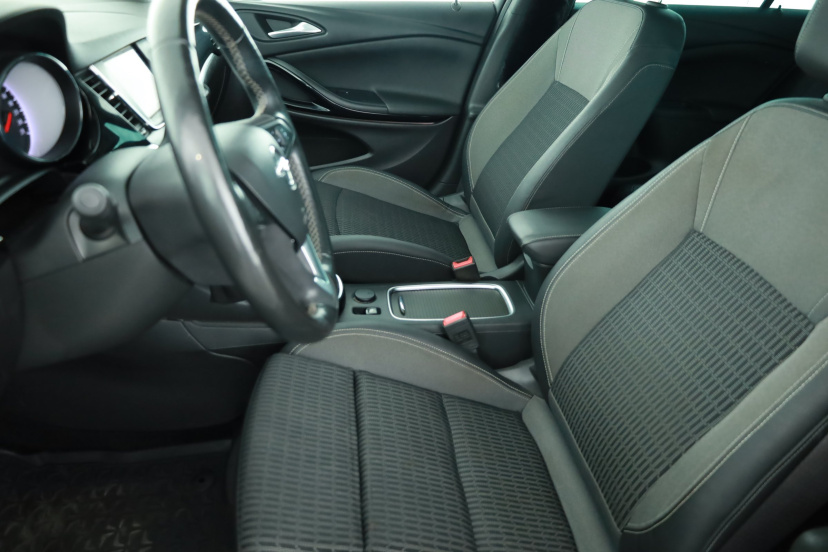Opel Astra, 2019