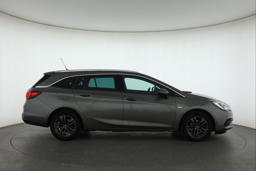 Opel Astra, 2019