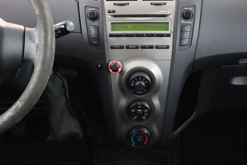 Toyota Yaris, 2011