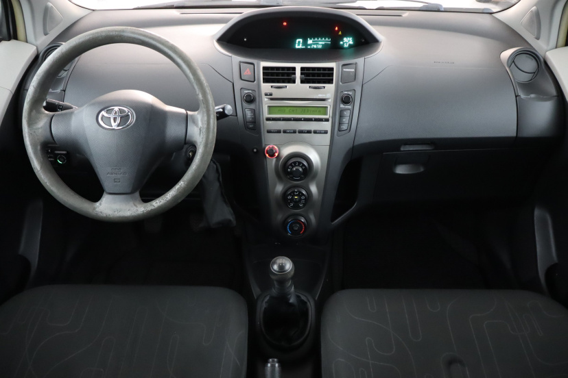 Toyota Yaris, 2011