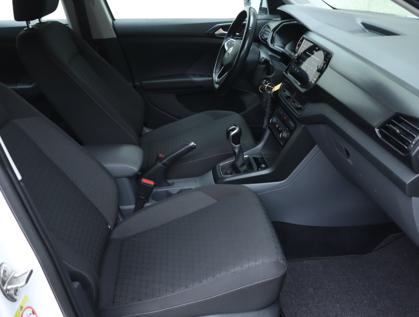 Volkswagen T-Cross, 2019
