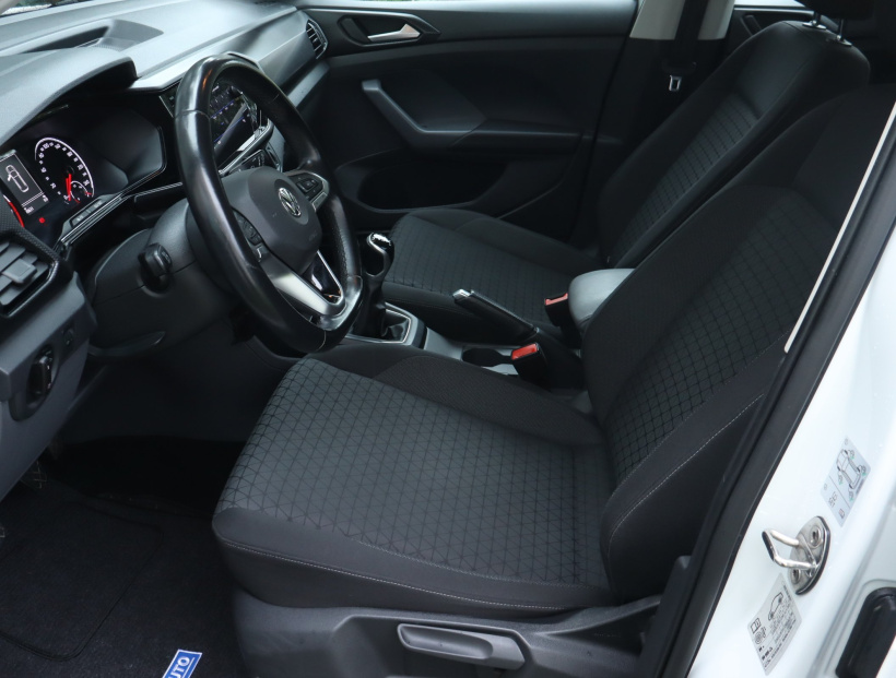 Volkswagen T-Cross, 2019