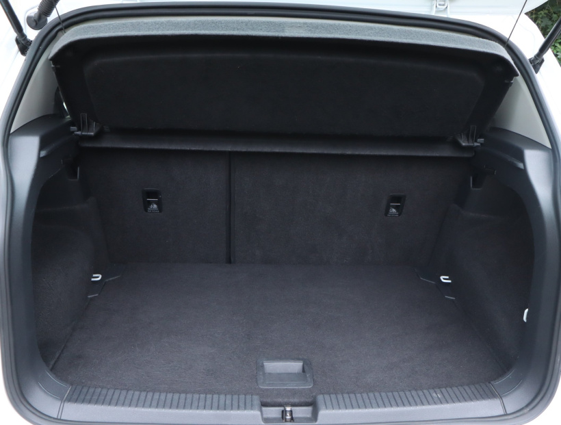 Volkswagen T-Cross, 2019
