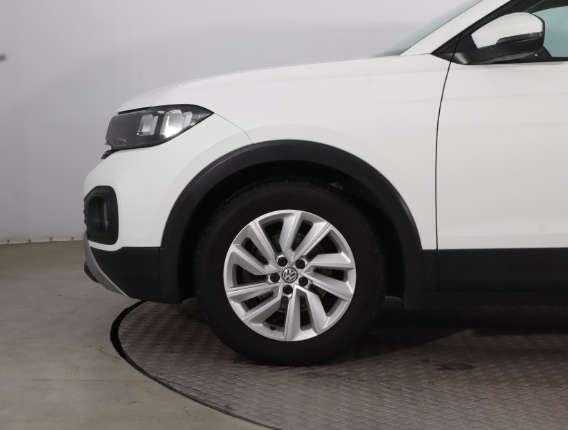 Volkswagen T-Cross, 2019