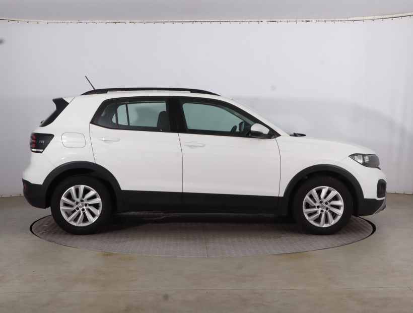 Volkswagen T-Cross, 2019