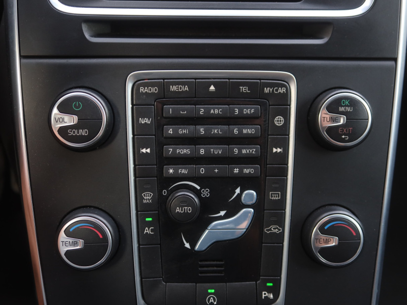 Volvo V60, 2015