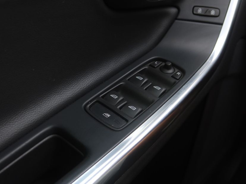 Volvo V60, 2015