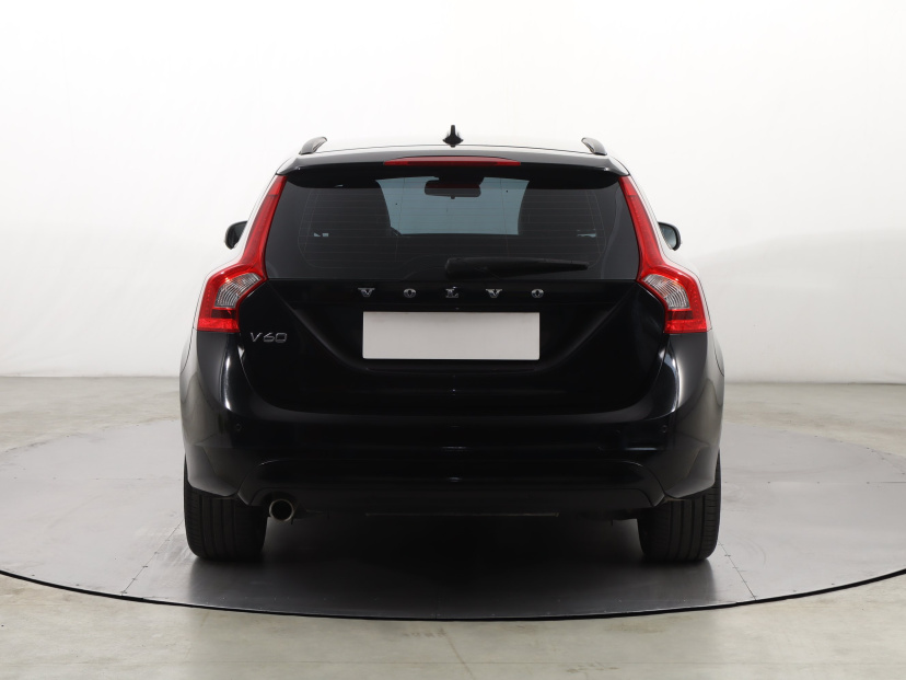Volvo V60, 2015