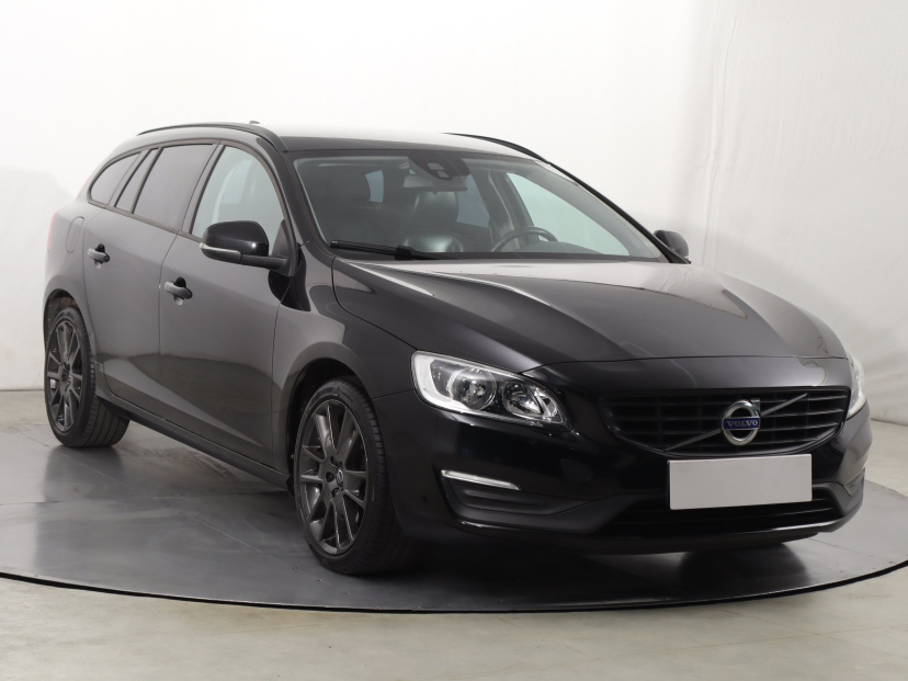 Volvo V60, 2015
