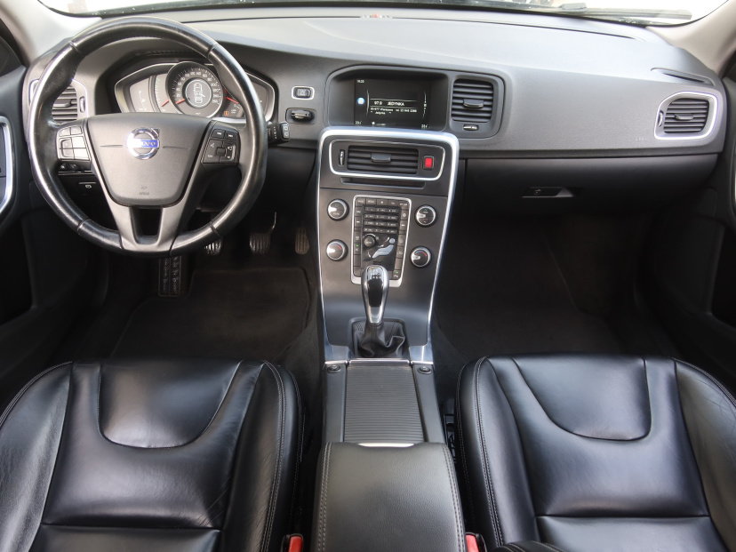 Volvo V60, 2015