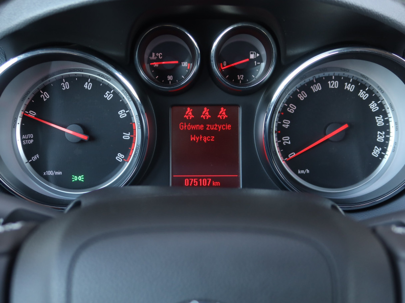 Opel Mokka, 2015