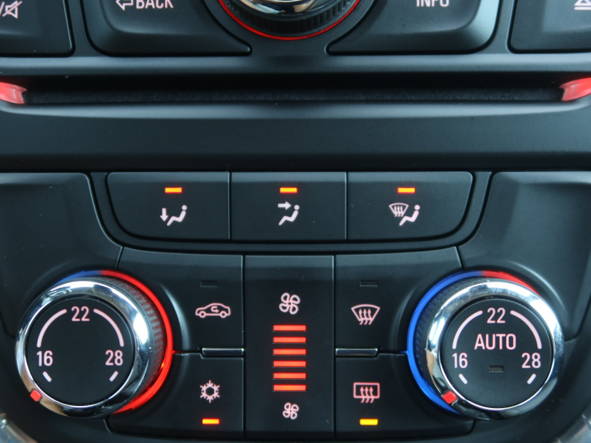 Opel Mokka, 2015
