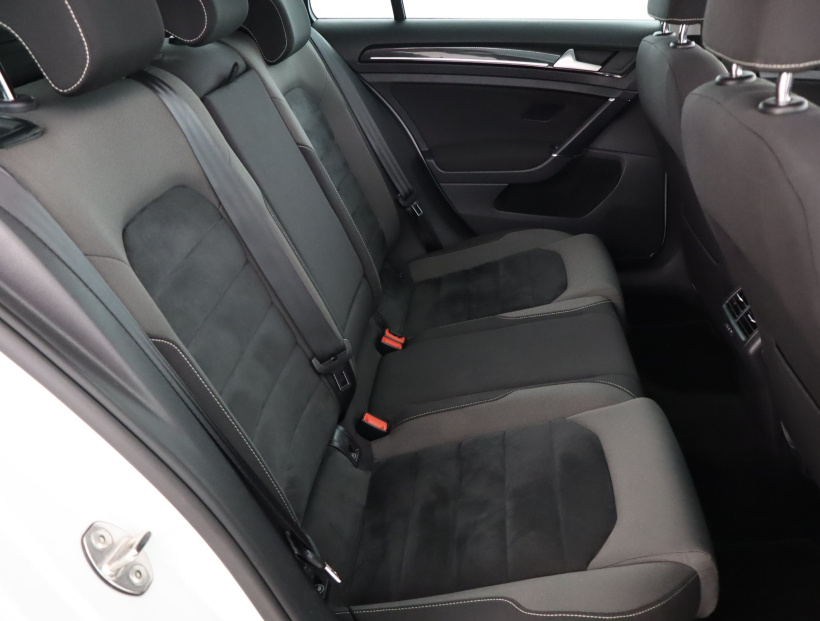 Volkswagen Golf, 2016