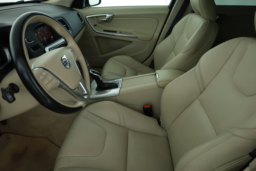 Volvo V60 Cross Country, 2017