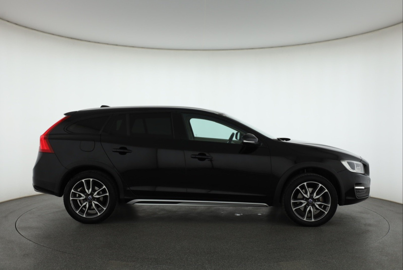 Volvo V60 Cross Country, 2017
