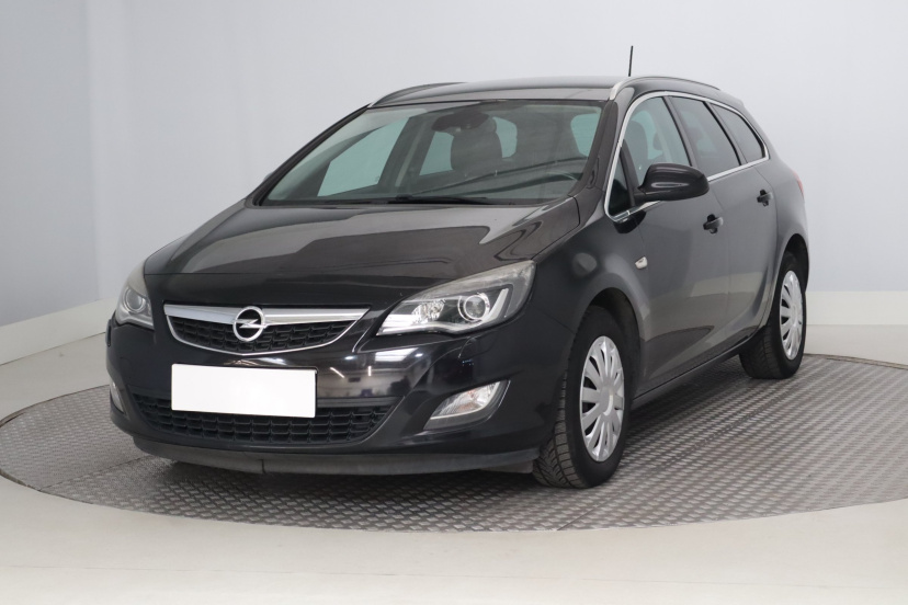 Opel Astra, 2011