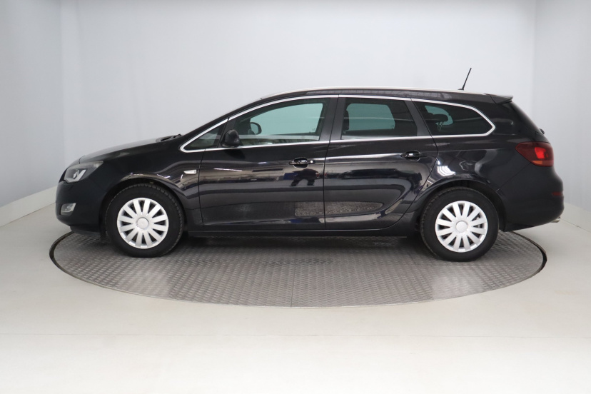 Opel Astra, 2011