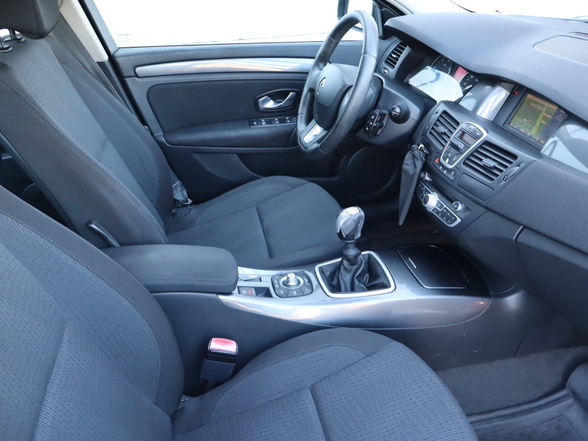 Renault Laguna, 2010