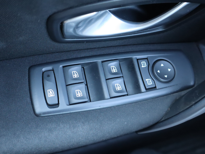 Renault Laguna, 2010