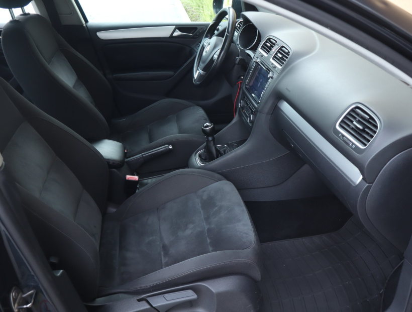Volkswagen Golf, 2010