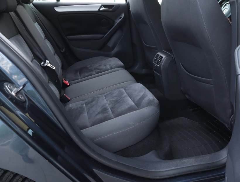 Volkswagen Golf, 2010