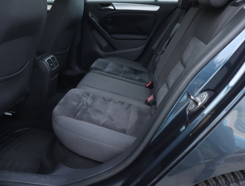 Volkswagen Golf, 2010