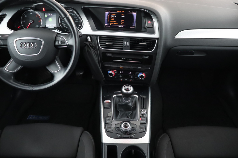 Audi A4, 2015