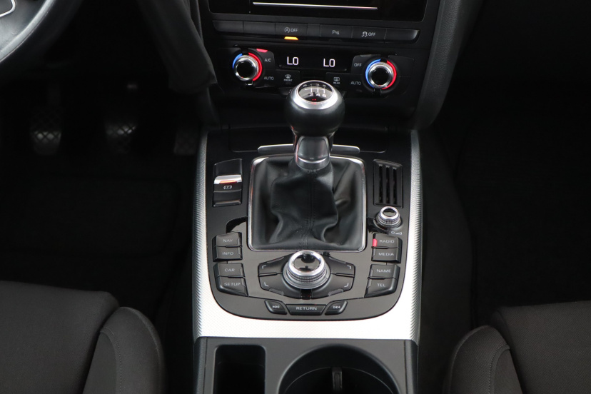 Audi A4, 2015