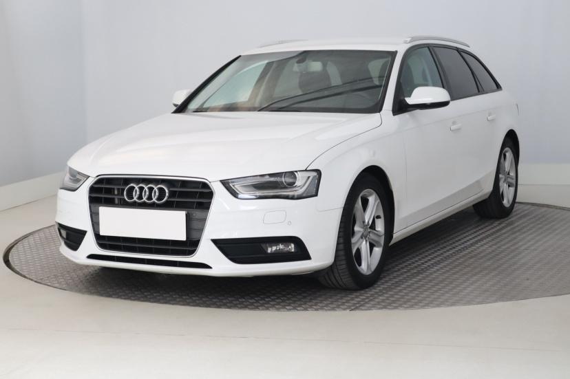 Audi A4, 2015