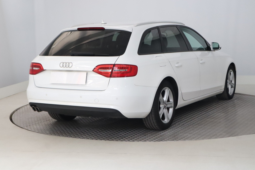 Audi A4, 2015