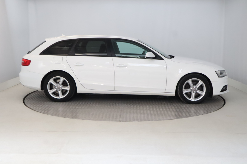 Audi A4, 2015
