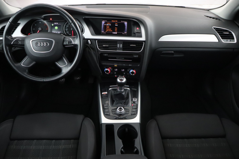 Audi A4, 2015