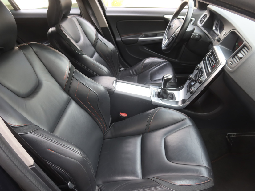 Volvo V60, 2016