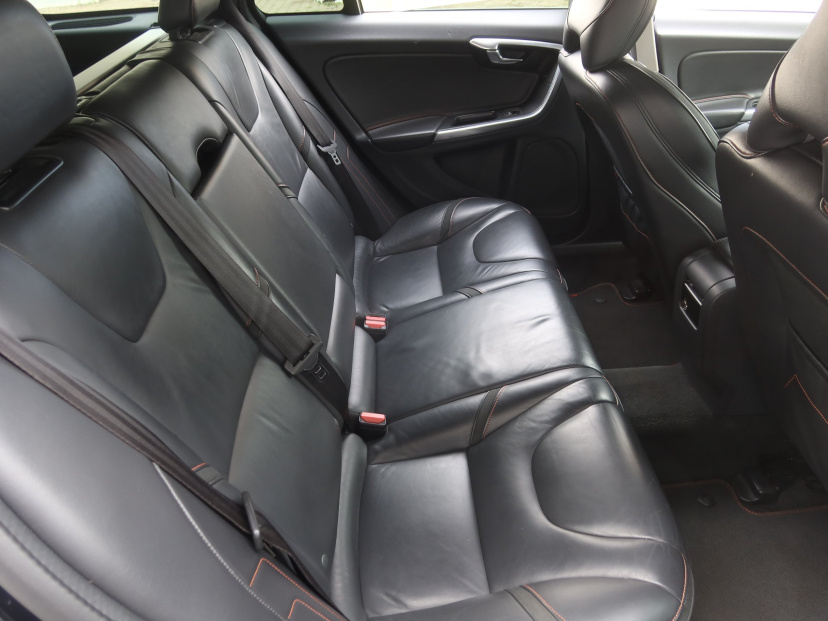 Volvo V60, 2016