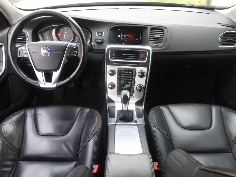 Volvo V60, 2016