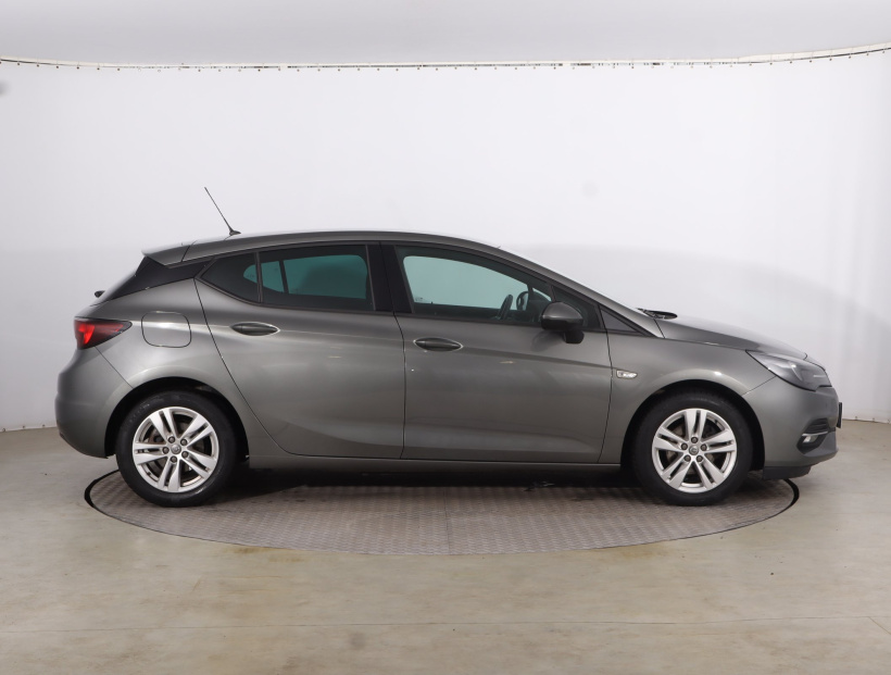 Opel Astra, 2020