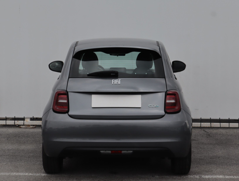Fiat 500e, 2024