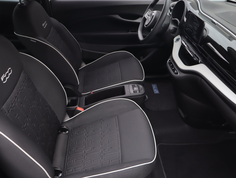 Fiat 500e, 2024
